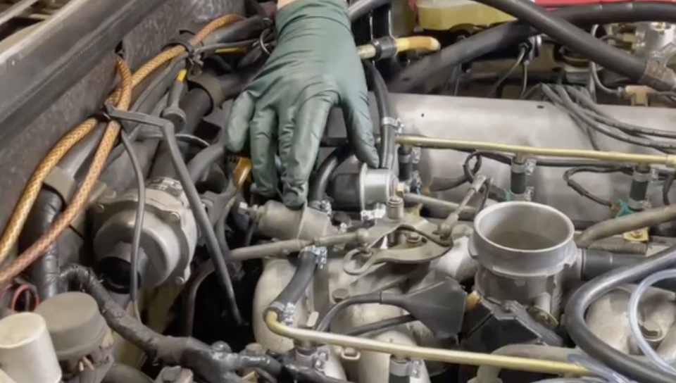 1970 to 1975 DJetronic Fuel Pressure Regulators How They Work / How to Test On Demand Video